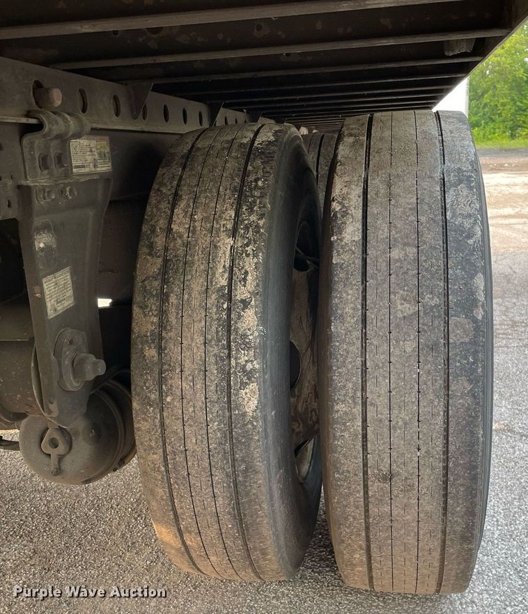 image for item LJ9775 2017 Utility VS2RA  refrigerated van trailer