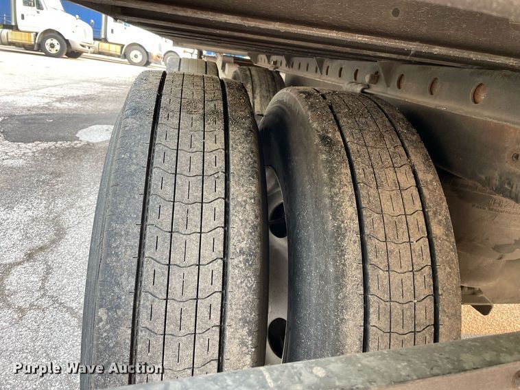 image for item LJ9775 2017 Utility VS2RA  refrigerated van trailer