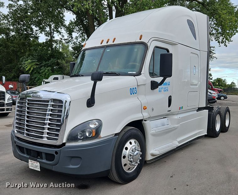 image for item LL9280 2016 Freightliner Cascadia  semi truck