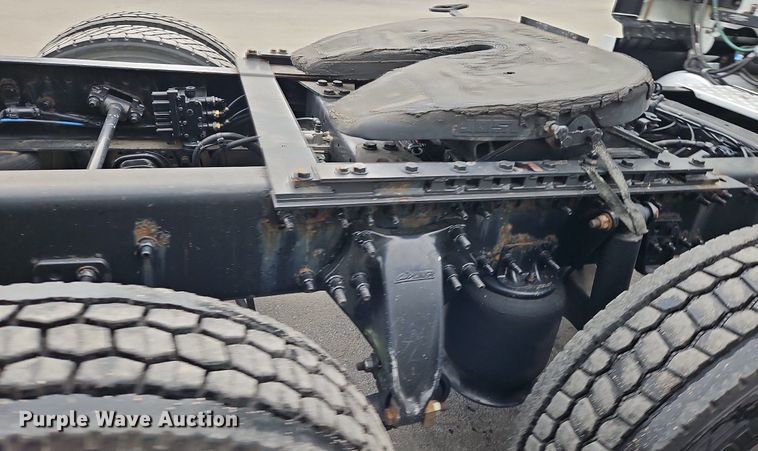 image for item LL9280 2016 Freightliner Cascadia  semi truck