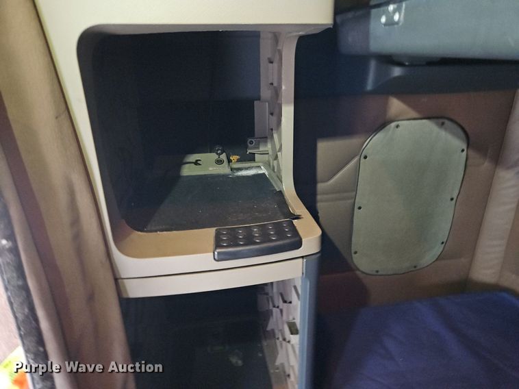 image for item LL9280 2016 Freightliner Cascadia  semi truck