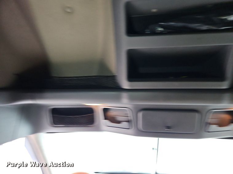 image for item LL9280 2016 Freightliner Cascadia  semi truck