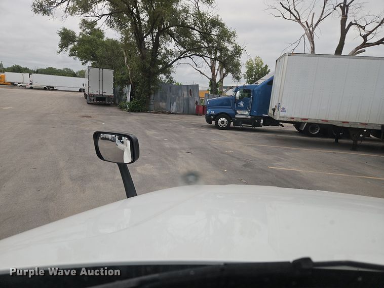 image for item LL9280 2016 Freightliner Cascadia  semi truck