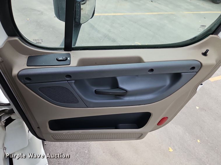 image for item LL9280 2016 Freightliner Cascadia  semi truck