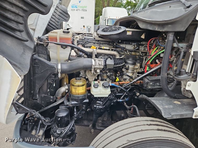 image for item LL9280 2016 Freightliner Cascadia  semi truck