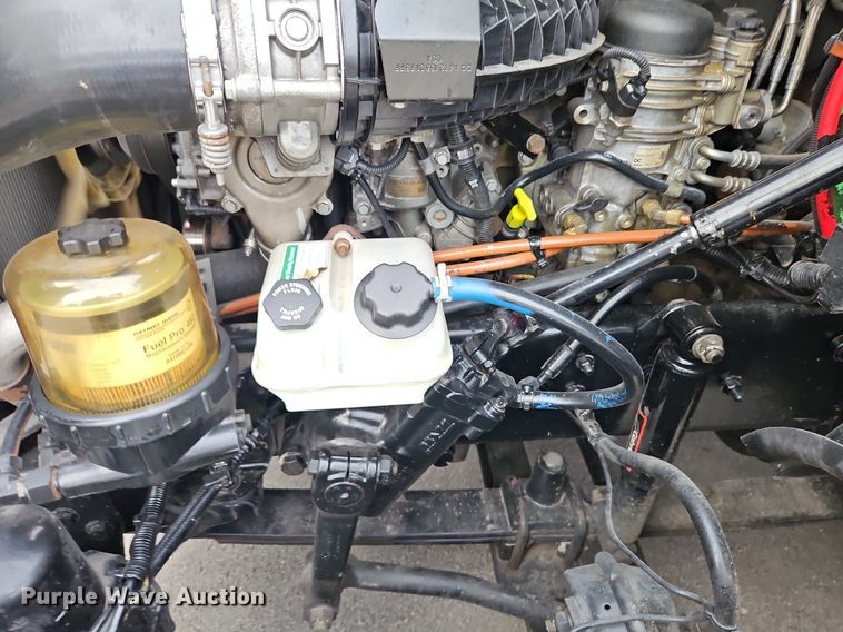 image for item LL9280 2016 Freightliner Cascadia  semi truck