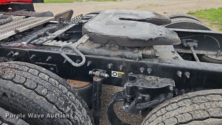 image for item LM9090 2016 Peterbilt 579  semi truck