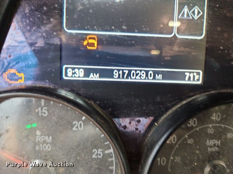 image for item LM9090 2016 Peterbilt 579  semi truck