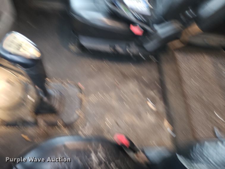 image for item LM9090 2016 Peterbilt 579  semi truck