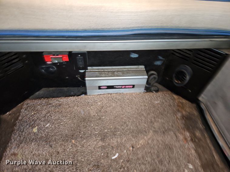 image for item LM9090 2016 Peterbilt 579  semi truck