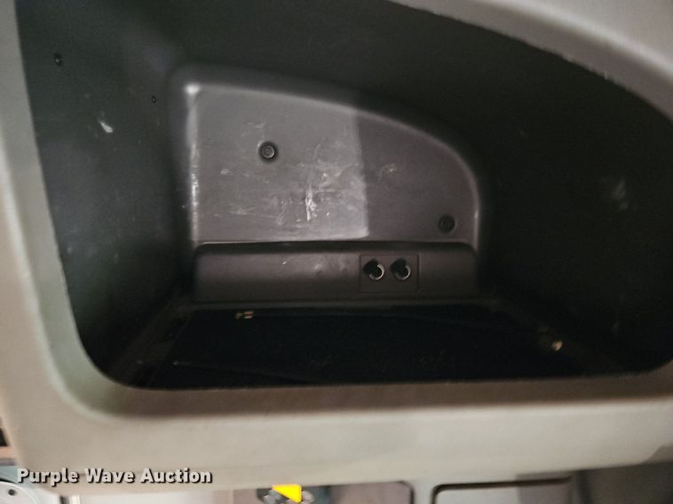 image for item LM9090 2016 Peterbilt 579  semi truck