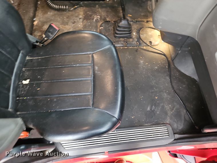 image for item LM9090 2016 Peterbilt 579  semi truck