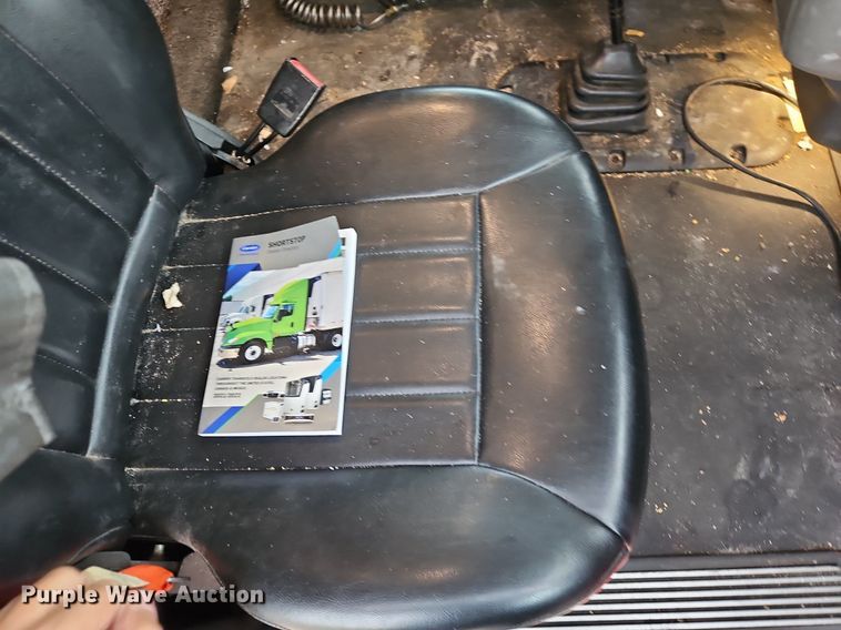 image for item LM9090 2016 Peterbilt 579  semi truck