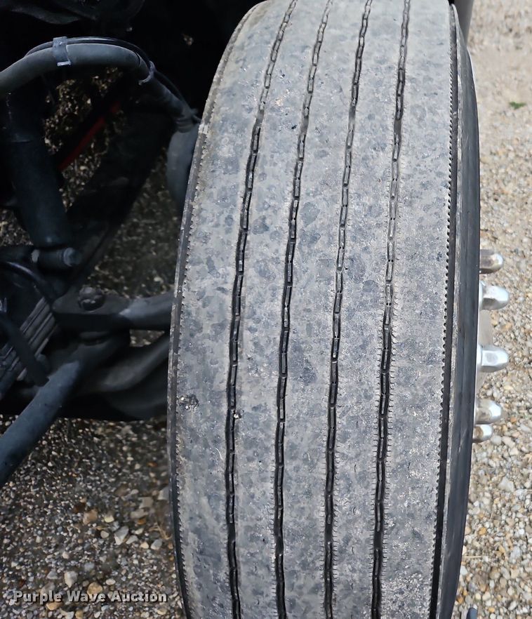 image for item LM9090 2016 Peterbilt 579  semi truck