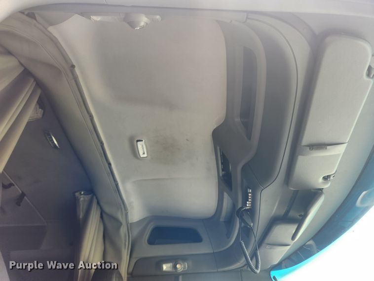 image for item LX9718 2015 Peterbilt 579  semi truck