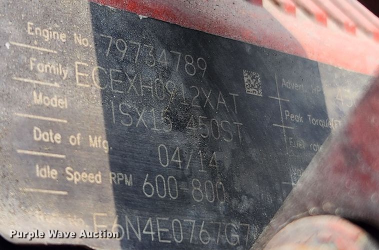 image for item LX9718 2015 Peterbilt 579  semi truck