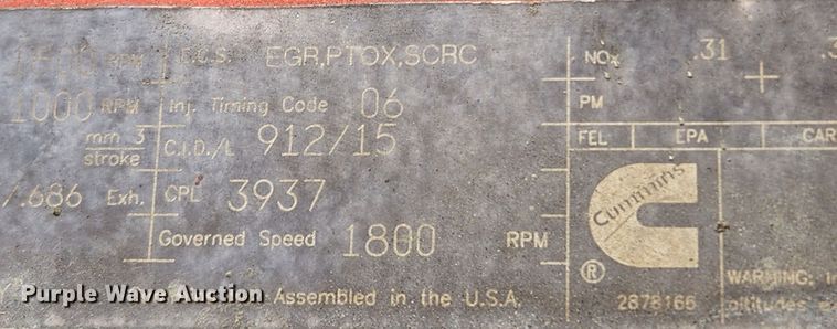 image for item LX9718 2015 Peterbilt 579  semi truck