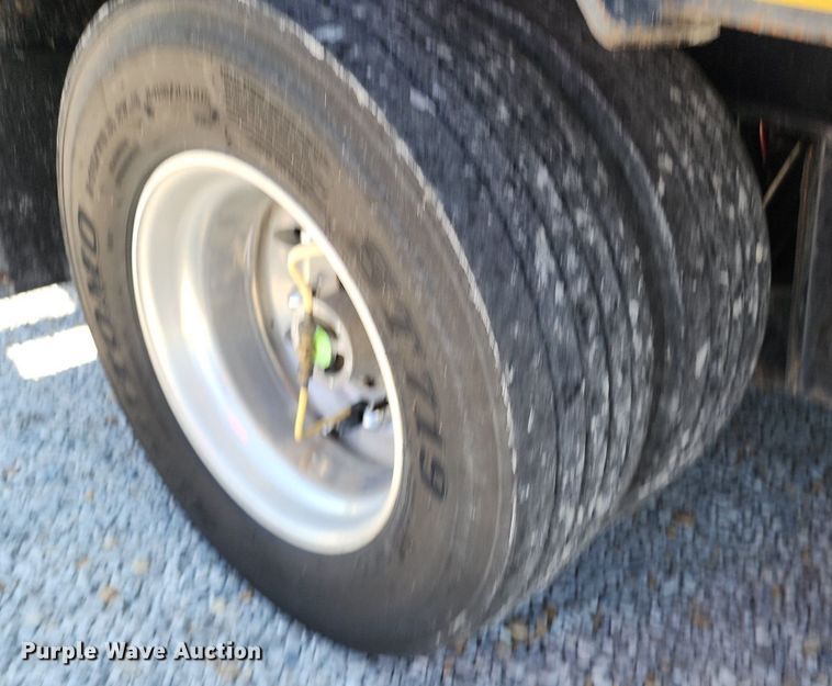 image for item MG9672 2014 Doonan 532DCBGDHEEPD  drop deck equipment trailer