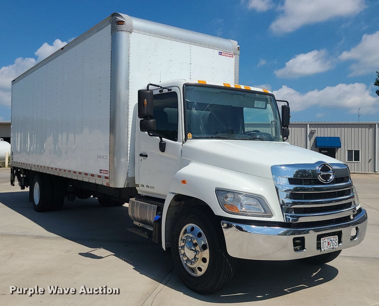 image for item MG9711 2017 Hino 268A  box truck