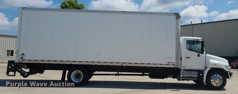 image for item MG9711 2017 Hino 268A  box truck