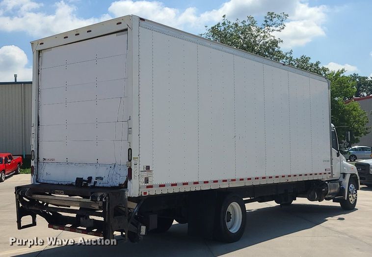 image for item MG9711 2017 Hino 268A  box truck