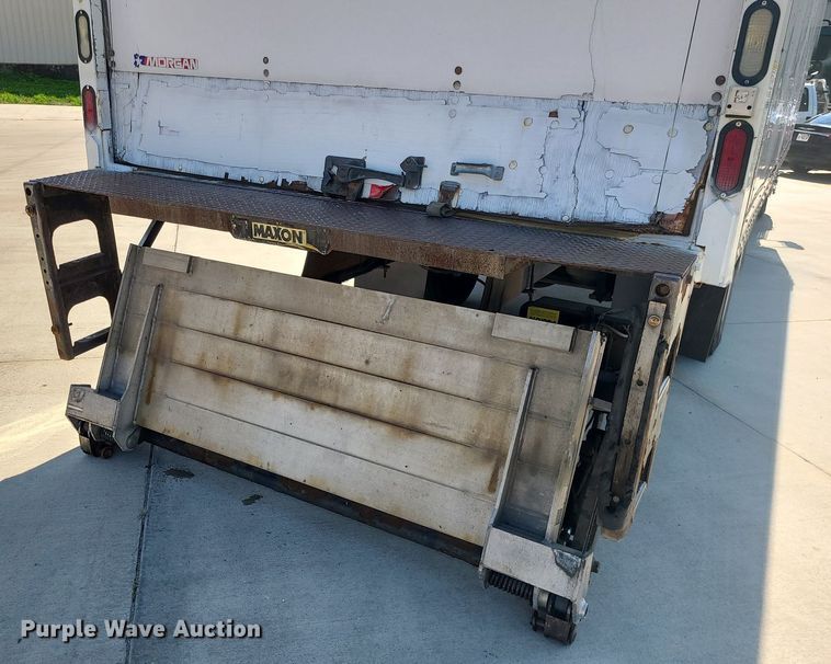 image for item MG9711 2017 Hino 268A  box truck