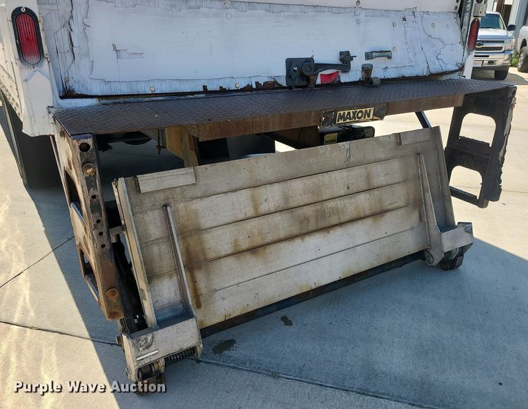 image for item MG9711 2017 Hino 268A  box truck