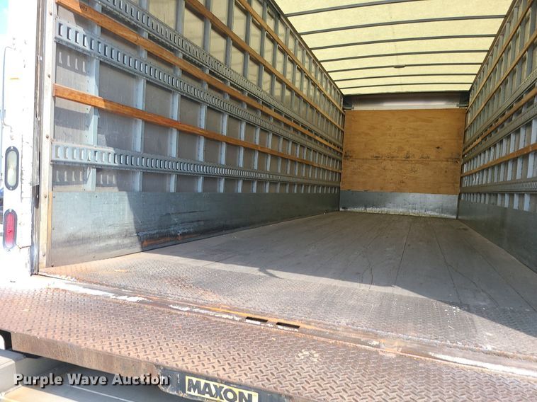 image for item MG9711 2017 Hino 268A  box truck