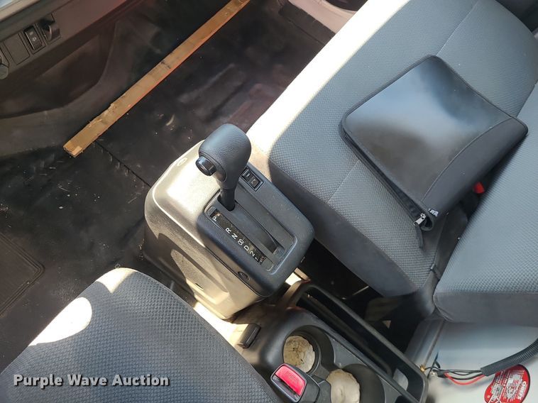 image for item MG9711 2017 Hino 268A  box truck