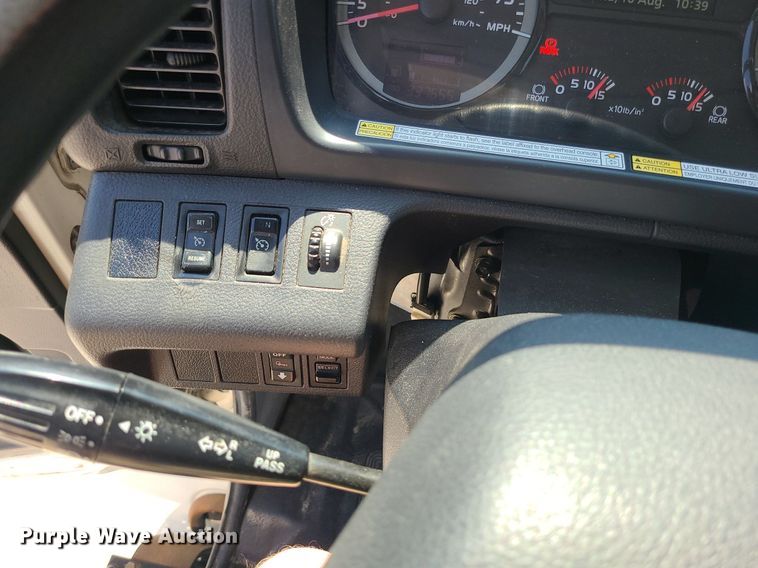 image for item MG9711 2017 Hino 268A  box truck