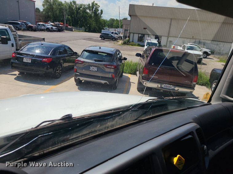 image for item MG9711 2017 Hino 268A  box truck