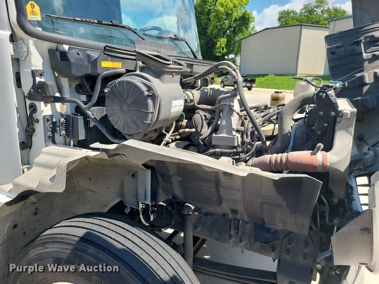 image for item MG9711 2017 Hino 268A  box truck