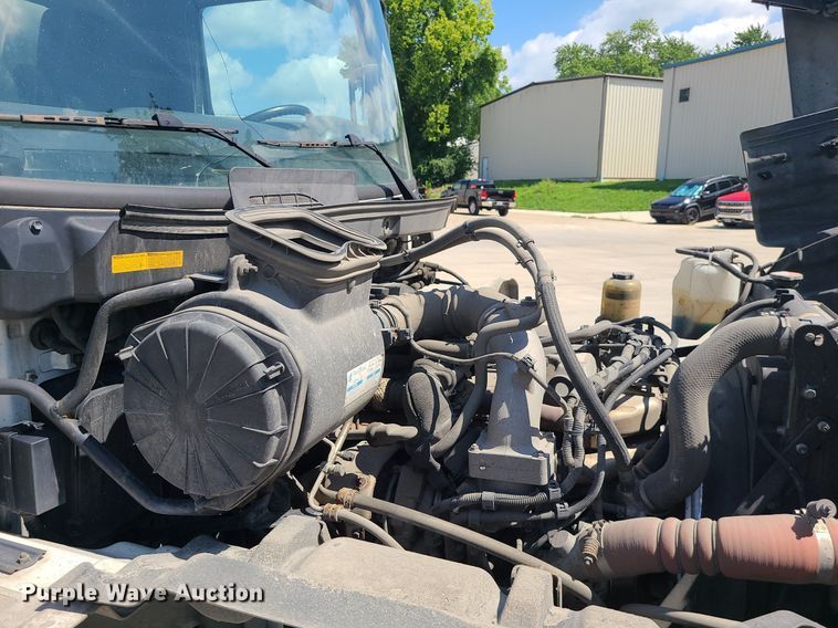 image for item MG9711 2017 Hino 268A  box truck