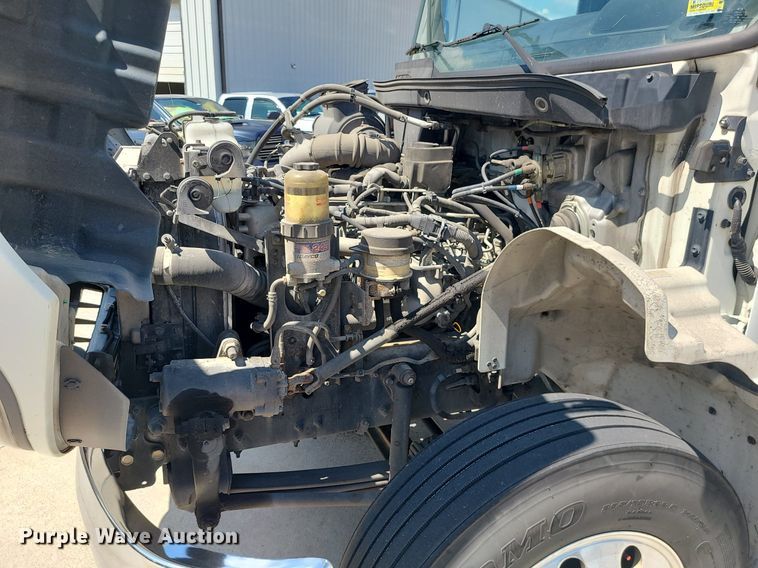 image for item MG9711 2017 Hino 268A  box truck