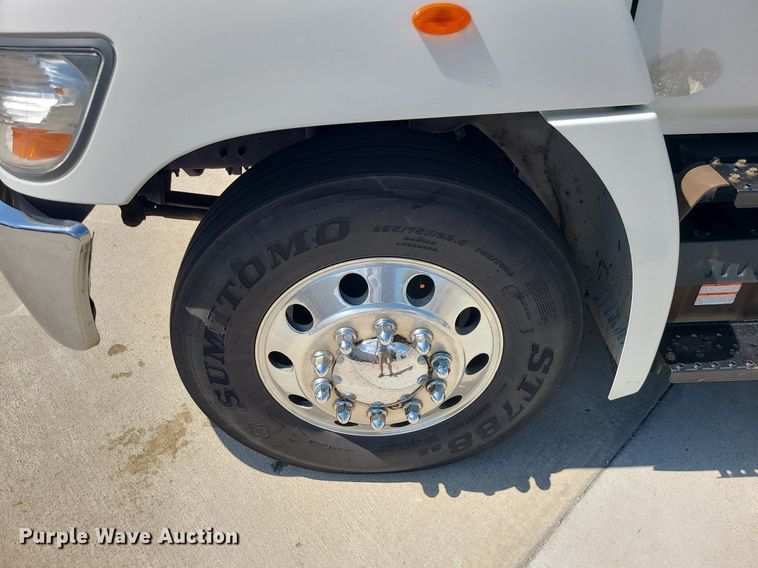 image for item MG9711 2017 Hino 268A  box truck