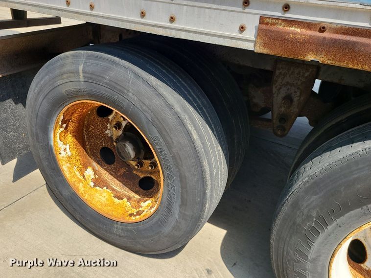 image for item MG9712 1997 Wabash CP-102  dry van trailer