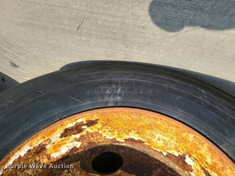 image for item MG9712 1997 Wabash CP-102  dry van trailer