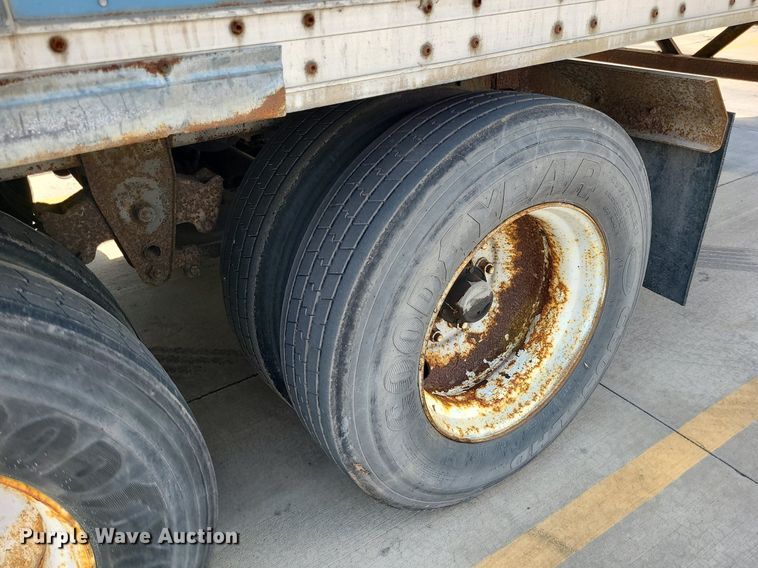 image for item MG9712 1997 Wabash CP-102  dry van trailer