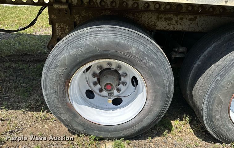 image for item ML9081 2004 Lufkin TFV-IPST  dry van trailer