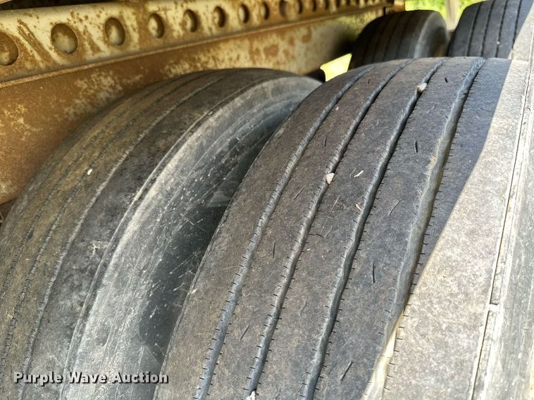 image for item ML9081 2004 Lufkin TFV-IPST  dry van trailer