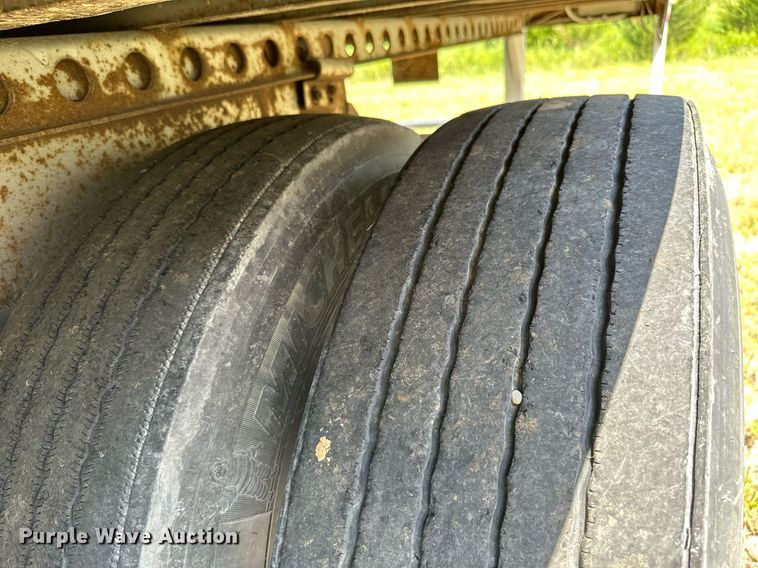 image for item ML9081 2004 Lufkin TFV-IPST  dry van trailer