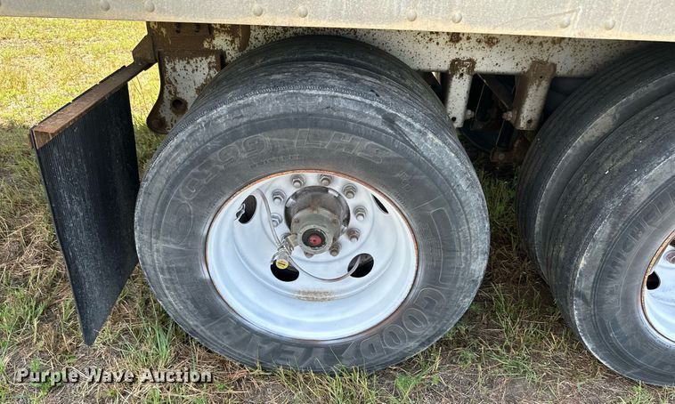 image for item ML9081 2004 Lufkin TFV-IPST  dry van trailer