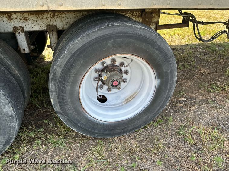 image for item ML9081 2004 Lufkin TFV-IPST  dry van trailer