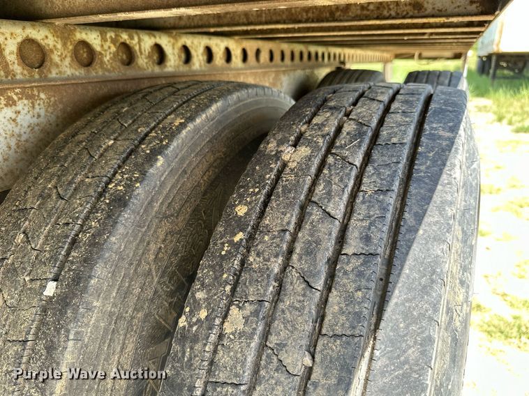 image for item ML9082 2004 Lufkin TFV-IPST  dry van trailer