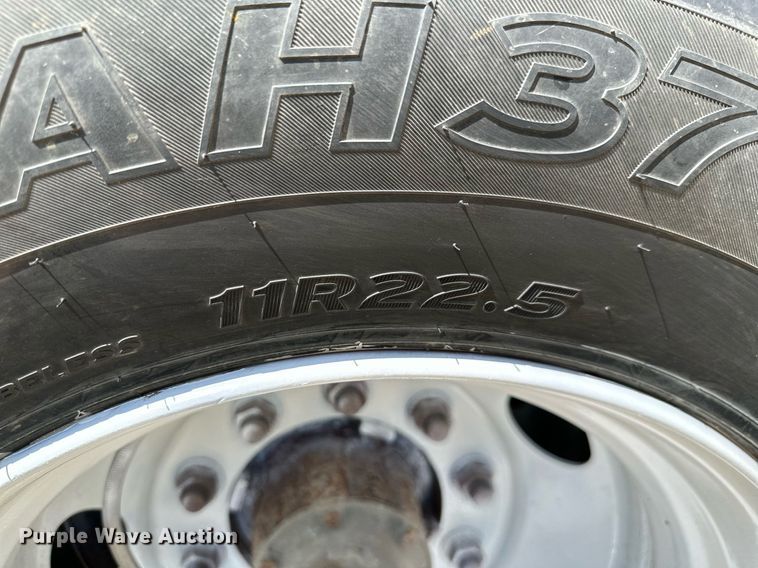 image for item ML9082 2004 Lufkin TFV-IPST  dry van trailer