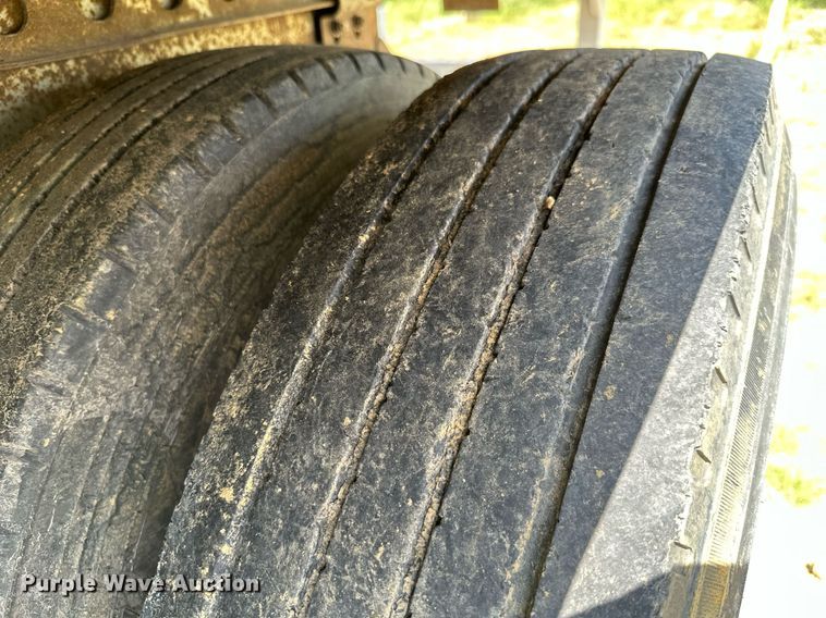 image for item ML9082 2004 Lufkin TFV-IPST  dry van trailer