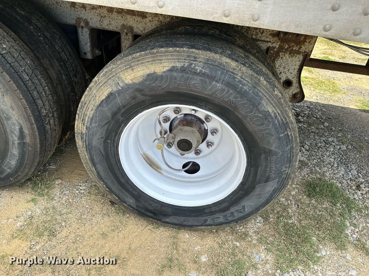 image for item ML9082 2004 Lufkin TFV-IPST  dry van trailer