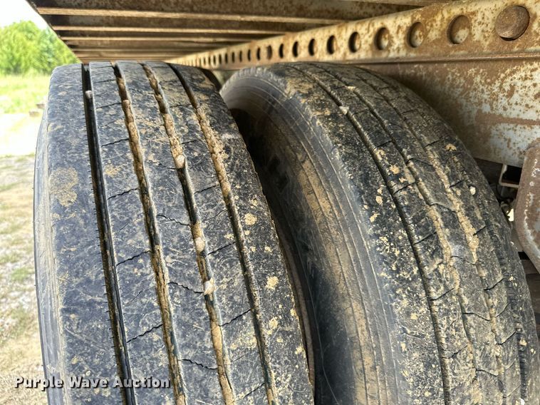 image for item ML9082 2004 Lufkin TFV-IPST  dry van trailer