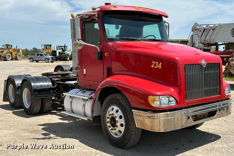 image for item ML9096 2005 International 9200  semi truck