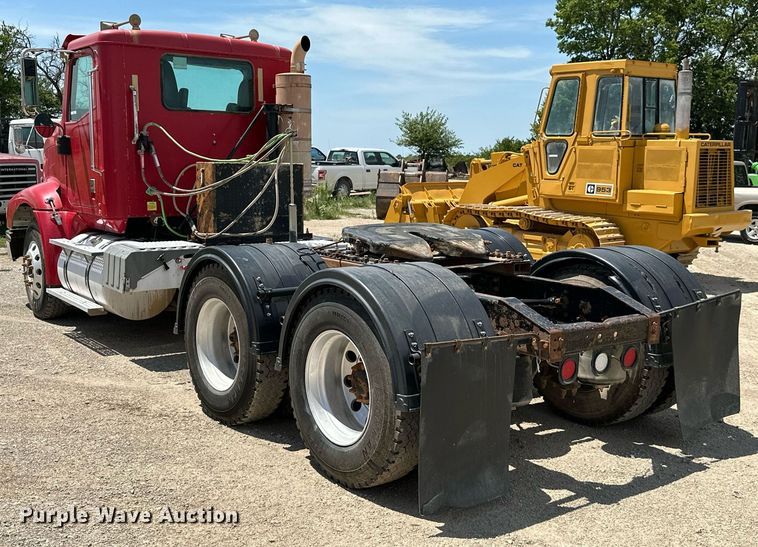 image for item ML9096 2005 International 9200  semi truck